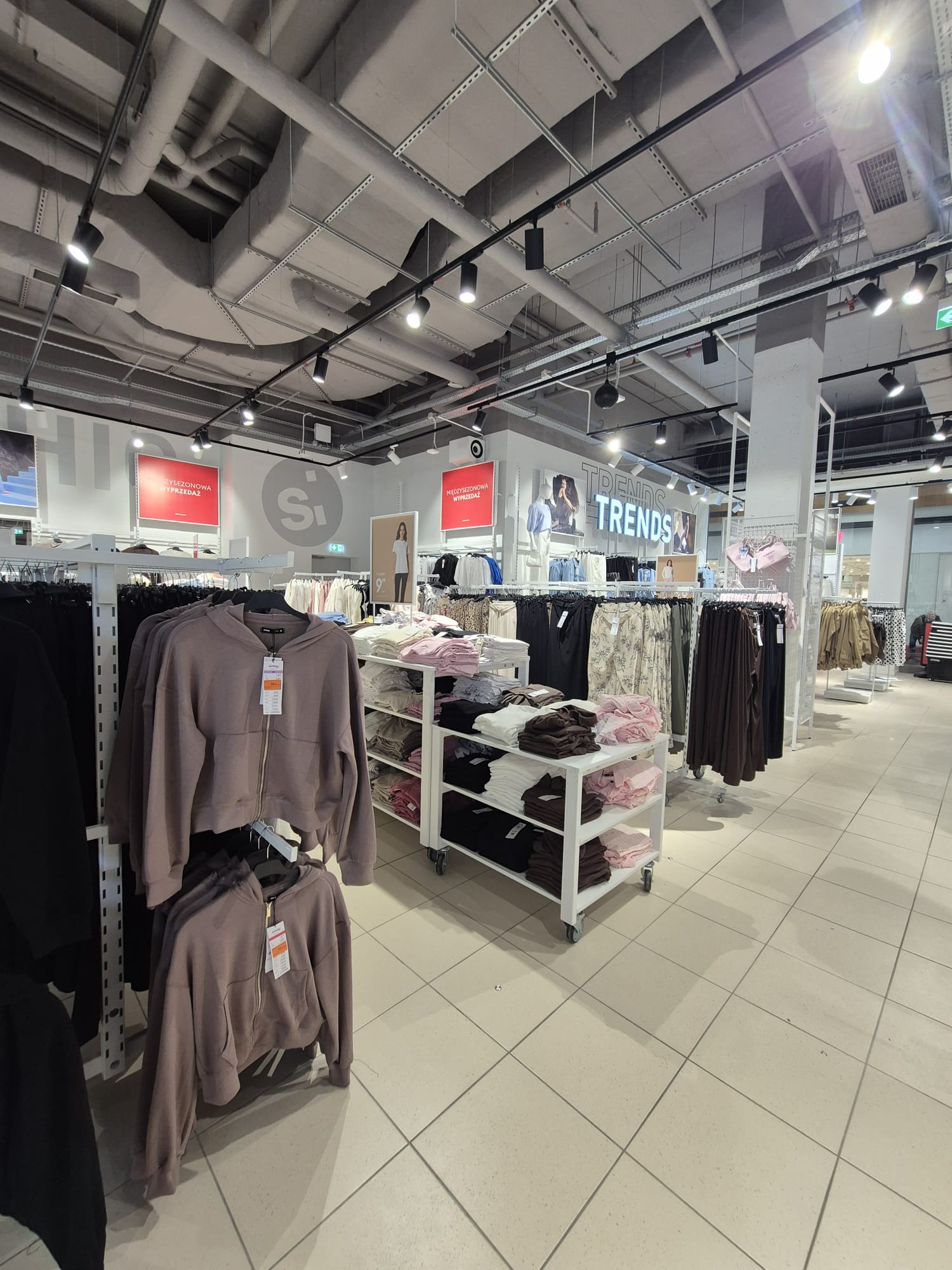 Sinsay w nowej odsłonie w Gemini Park Tychy – większy salon i szersza oferta